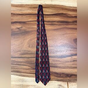 Elegant Red and Black Patterned Tie
